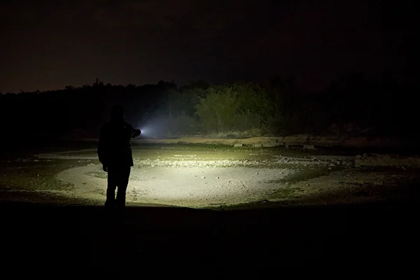 انتخاب چراغ قوه دستی شارژی با کیفیت و مناسب